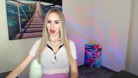 Erika online show from October 13, 2025, 11:43 am