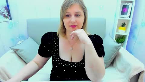 Snapshot of erikalov chatting on May 24, 2026, 1:21 am Adelina online show from May 24, 2026, 1:21 am