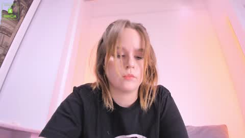 Erika online show from December 26, 2024, 4:10 am