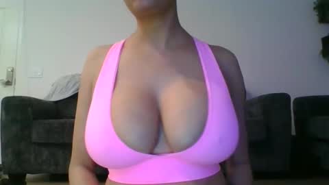 Snapshot of erin2025 chatting on November 17, 2025, 4:40 am erin2025 online show from November 17, 2025, 4:40 am