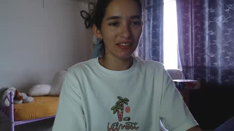 erina_1 online show from February 4, 2025, 6:17 pm