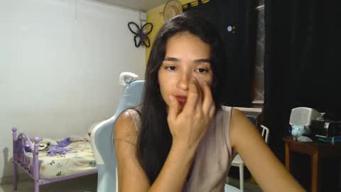 erina_1 online show from March 11, 2025, 1:16 am