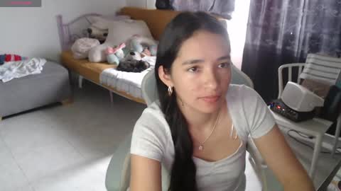 erina_1 online show from April 17, 2026, 5:27 pm