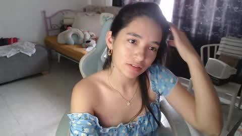 Snapshot of erina_1 chatting on April 22, 2026, 5:36 pm erina_1 online show from April 22, 2026, 5:36 pm