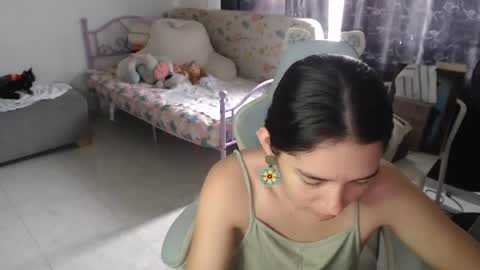 Snapshot of erina_1 chatting on May 11, 2026, 6:27 pm erina_1 online show from May 11, 2026, 6:27 pm