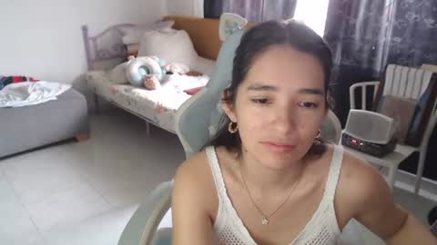 Snapshot of erina_1 chatting on June 11, 2026, 5:44 pm erina_1 online show from June 11, 2026, 5:44 pm