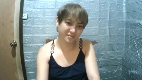 Snapshot of ering_talonglicious chatting on November 4, 2025, 11:42 am QUEEN E L L A H online show from November 4, 2025, 11:42 am