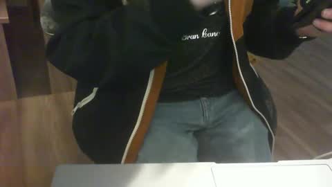 Snapshot of erlektroboy2 chatting on May 15, 2026, 10:33 am Erlektroboy2s online show from May 15, 2026, 10:33 am