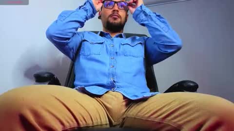 ernesto rodriguez 82 online show from February 14, 2026, 10:01 am