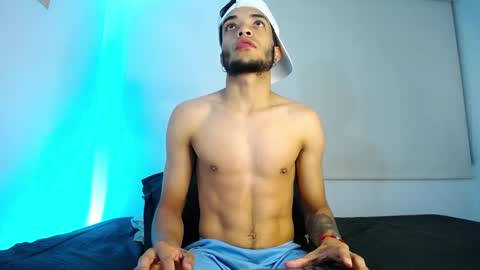 Snapshot of eros_chipre chatting on February 7, 2025, 3:23 am Eros online show from February 7, 2025, 3:23 am