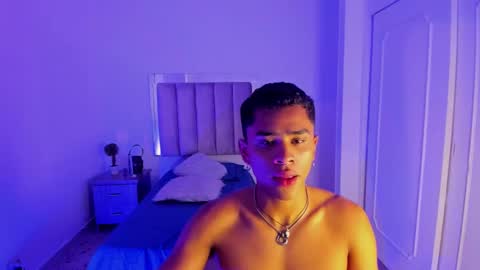 eros_wild online show from March 8, 2025, 8:22 am