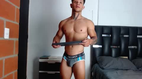 Snapshot of erosscott chatting on September 10, 2025, 1:55 pm Eros online show from September 10, 2025, 1:55 pm