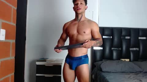 Snapshot of erosscott chatting on September 11, 2025, 4:07 pm Eros online show from September 11, 2025, 4:07 pm