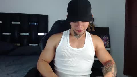 Snapshot of erosscott chatting on July 3, 2026, 3:35 am Eros online show from July 3, 2026, 3:35 am
