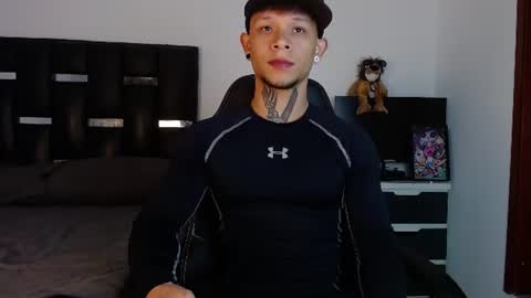 Snapshot of erosscott chatting on July 6, 2026, 1:24 am Eros online show from July 6, 2026, 1:24 am