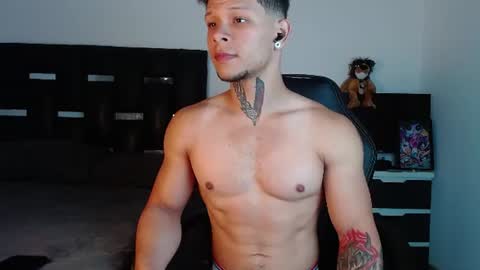 Snapshot of erosscott chatting on July 6, 2026, 11:18 pm Eros online show from July 6, 2026, 11:18 pm