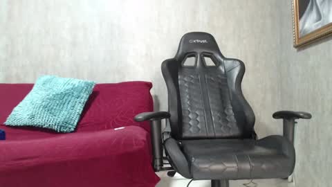 erossteel online show from January 17, 2025, 8:55 pm