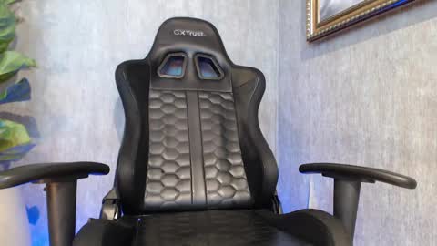 erossteel online show from March 8, 2025, 1:39 am