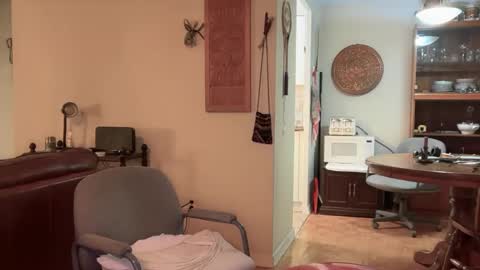 eros online show from February 17, 2025, 1:58 am