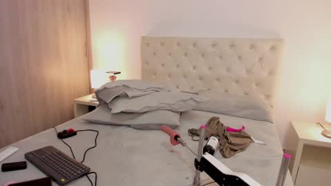 Karen online show from December 28, 2024, 4:51 am