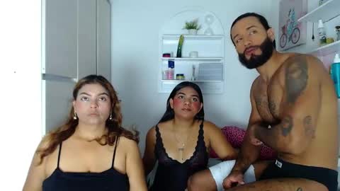 Snapshot of erotic_spa chatting on April 23, 2026, 5:59 pm EROTIC SPA online show from April 23, 2026, 5:59 pm