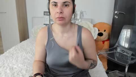 eroticsensualkitty4u online show from April 3, 2026, 7:39 am