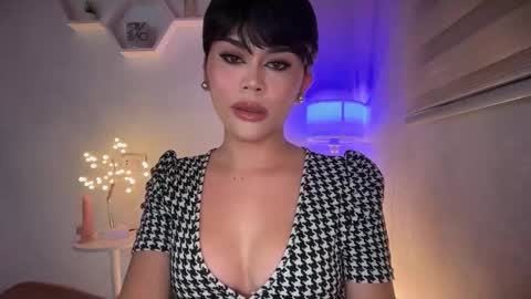 Snapshot of erotictsmonica chatting on February 22, 2026, 12:01 am monica online show from February 22, 2026, 12:01 am