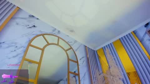 TINY  online show from February 12, 2025, 4:01 am