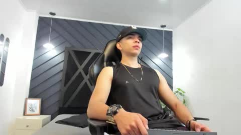 Snapshot of eryonbradley chatting on September 23, 2025, 11:13 am Eryon online show from September 23, 2025, 11:13 am