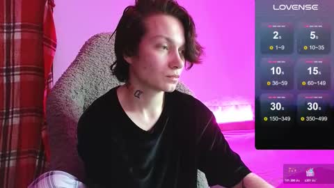 esajukyy online show from November 11, 2025, 1:44 pm