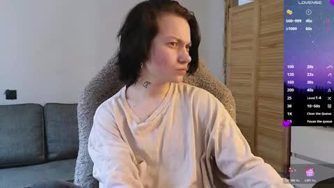 esajukyy online show from March 8, 2026, 8:18 am