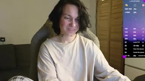 esajukyy online show from March 10, 2026, 2:22 pm