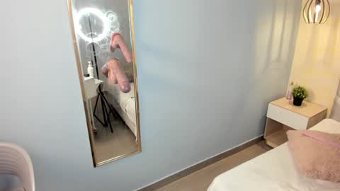 Escarlet online show from February 26, 2025, 1:11 am