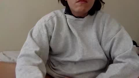 esiiis online show from February 14, 2026, 9:44 pm