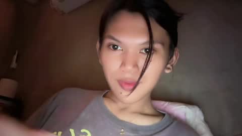 Snapshot of esilchan chatting on May 28, 2026, 5:49 am Chelliane online show from May 28, 2026, 5:49 am