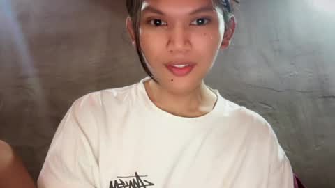 Snapshot of esilchan chatting on June 8, 2026, 5:30 am Chelliane online show from June 8, 2026, 5:30 am