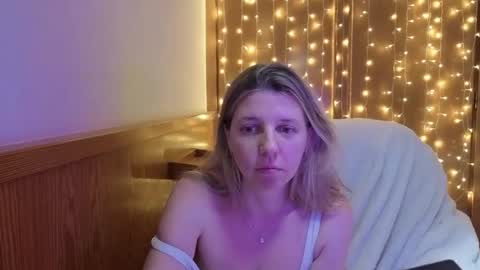 esma347866 online show from April 16, 2026, 10:23 pm