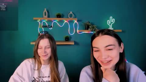 esme_moore_ online show from November 27, 2025, 9:22 am