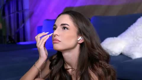 Snapshot of esmeainsley chatting on September 26, 2025, 11:42 pm Raluca  online show from September 26, 2025, 11:42 pm