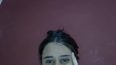 esmeralda online show from May 27, 2026, 4:42 am
