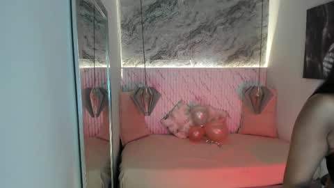 Snapshot of esmeralda__18 chatting on May 28, 2026, 7:33 pm Esmeralda online show from May 28, 2026, 7:33 pm