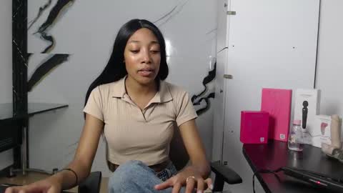 esmeralda_bk online show from September 29, 2025, 9:52 pm