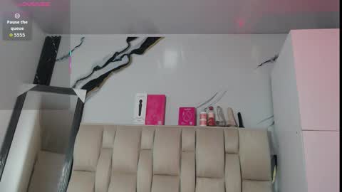 esmeralda_bk online show from December 4, 2025, 9:45 pm