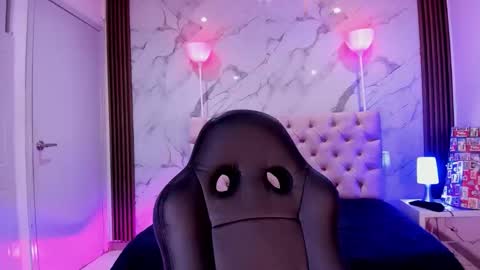 Esmeralda  online show from January 12, 2026, 11:37 am