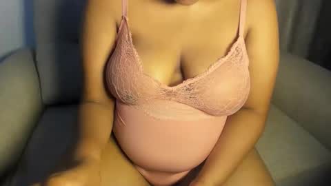 Esme online show from September 25, 2025, 10:13 pm