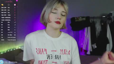 Snapshot of esmevelvet chatting on May 21, 2026, 2:24 pm Esme online show from May 21, 2026, 2:24 pm
