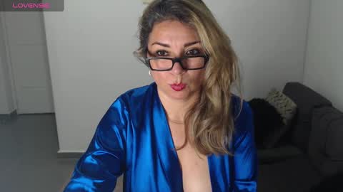 Juliana online show from January 3, 2025, 10:52 am