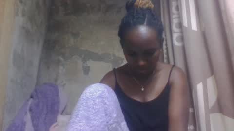 estanie online show from October 6, 2025, 9:34 pm