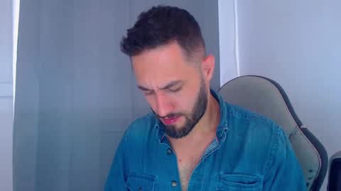 Snapshot of esteban7984068 chatting on December 21, 2024, 7:27 pm esteban online show from December 21, 2024, 7:27 pm