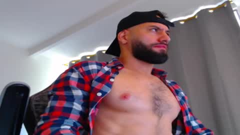 Snapshot of esteban7984068 chatting on November 8, 2025, 2:28 pm esteban online show from November 8, 2025, 2:28 pm